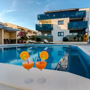 Mirakul Apartmán Vir