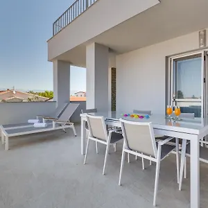 Kastelina Apartmán Vir